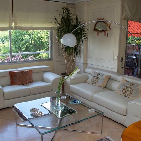 Modern B&B Somosaguas エクステリア 写真