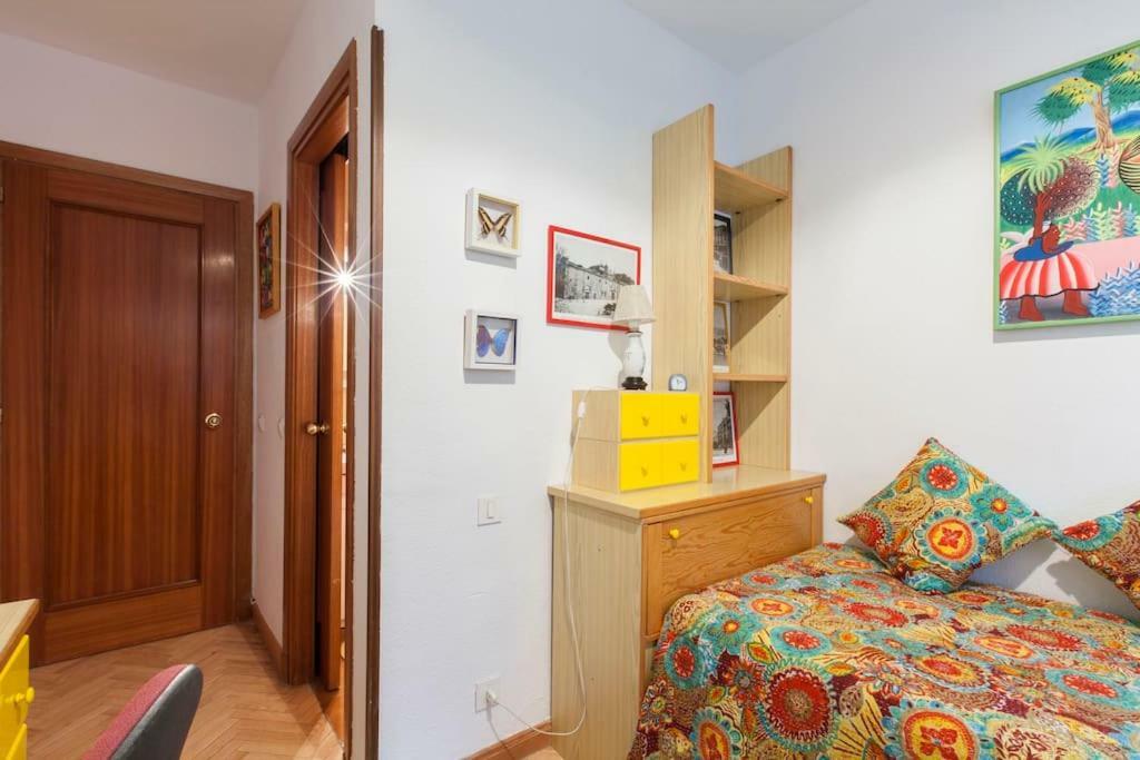 Modern B&B Somosaguas エクステリア 写真