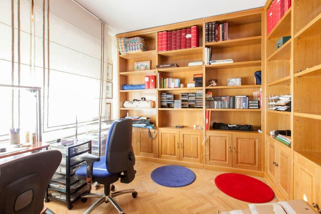 Modern B&B Somosaguas エクステリア 写真