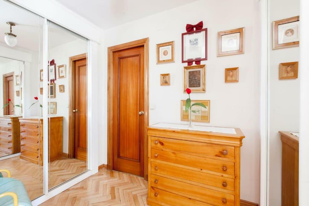 Modern B&B Somosaguas エクステリア 写真