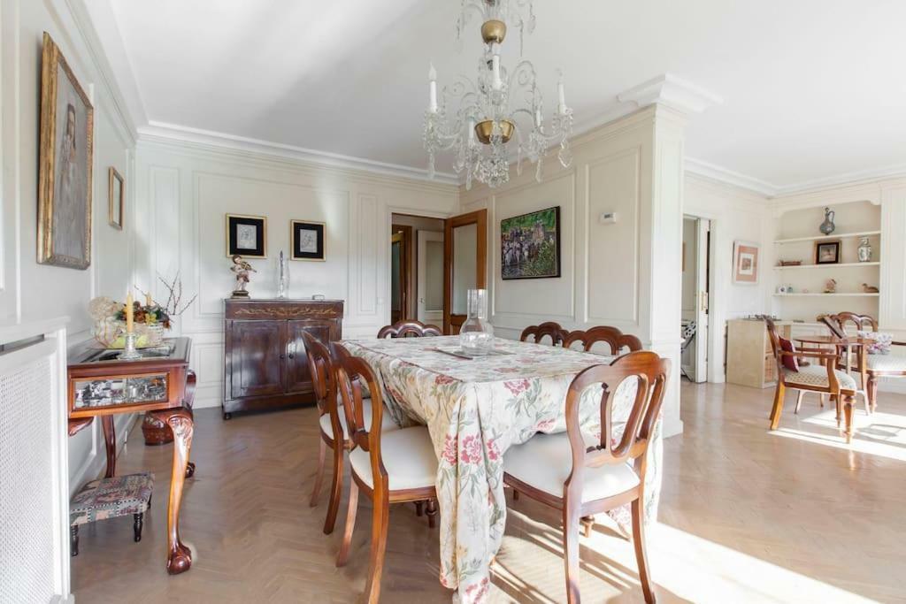 Modern B&B Somosaguas エクステリア 写真