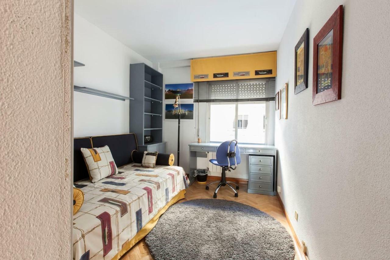 Modern B&B Somosaguas エクステリア 写真