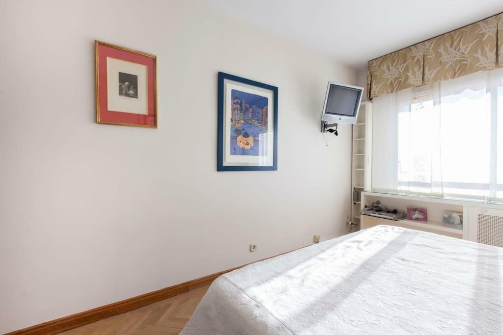 Modern B&B Somosaguas エクステリア 写真