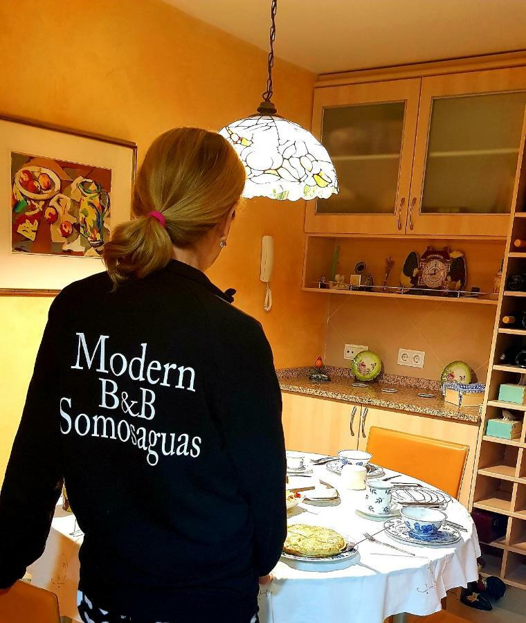 Modern B&B Somosaguas エクステリア 写真